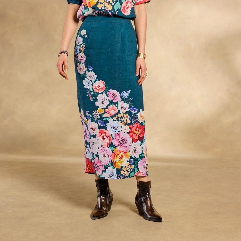 Graceful Verenia Linen Skirt